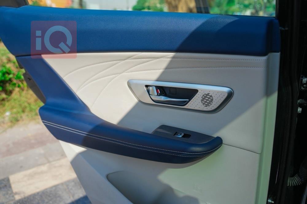 دۆنگ فینگ ئیلۆس هیوج